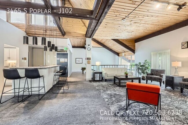 Building Photo - 3465 S Poplar St
