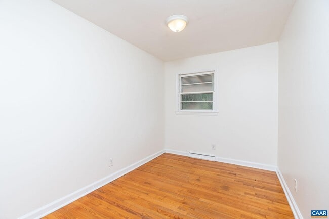 Building Photo - 122 Westerly Ave