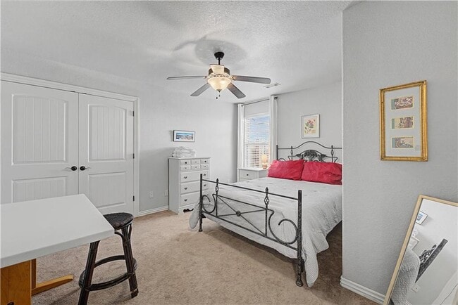 Building Photo - 706 Sedgwick Dr