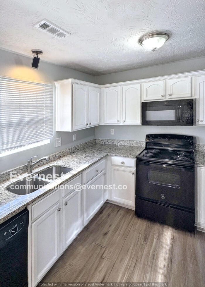 Building Photo - 1997 Oak Terrace Dr SE