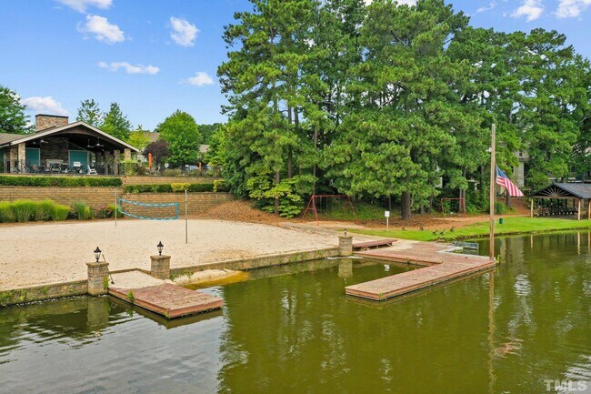 Building Photo - 2401 Memory Ridge Dr