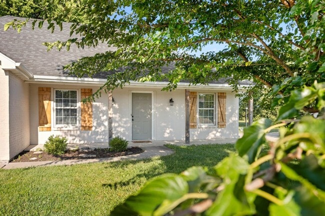 Building Photo - 607 Winter Way Dr