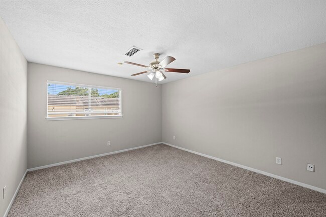 Building Photo - 925 Memorial Village Dr