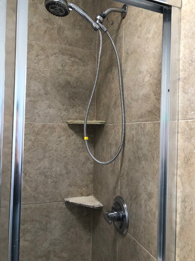 Building Photo - 14331 Cedarwood St