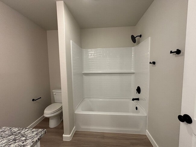 Building Photo - 3-Bedroom Home with Stylish Upgrades in Be...