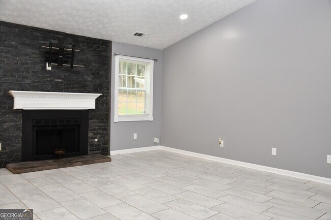 Building Photo - 5932 Homestead Cir
