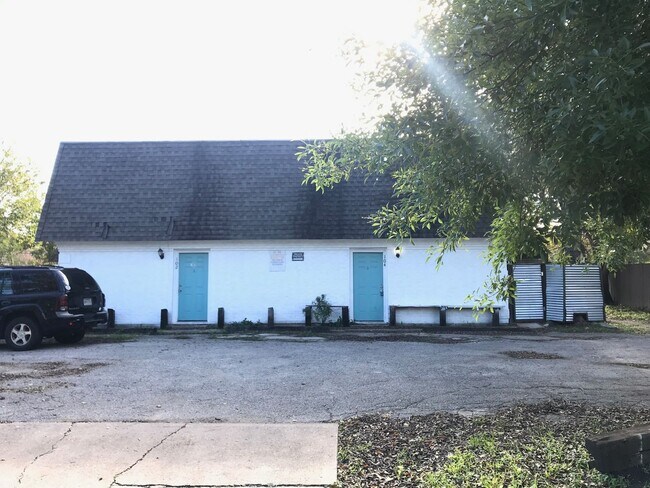 Building Photo - 4902 West Gate Blvd