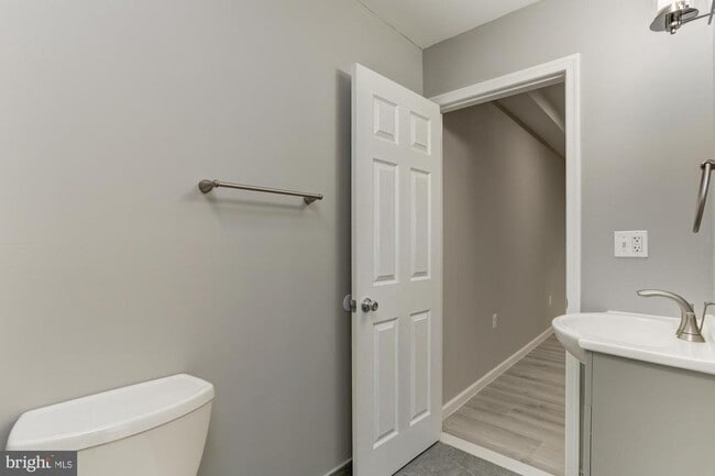 Building Photo - 400 N Highland Ave