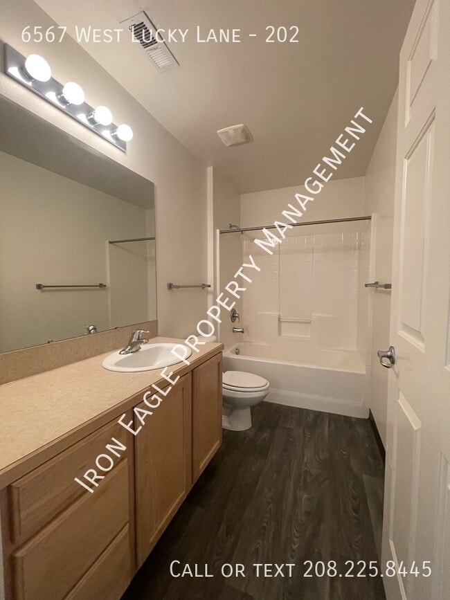 Building Photo - 6567 W Lucky Ln