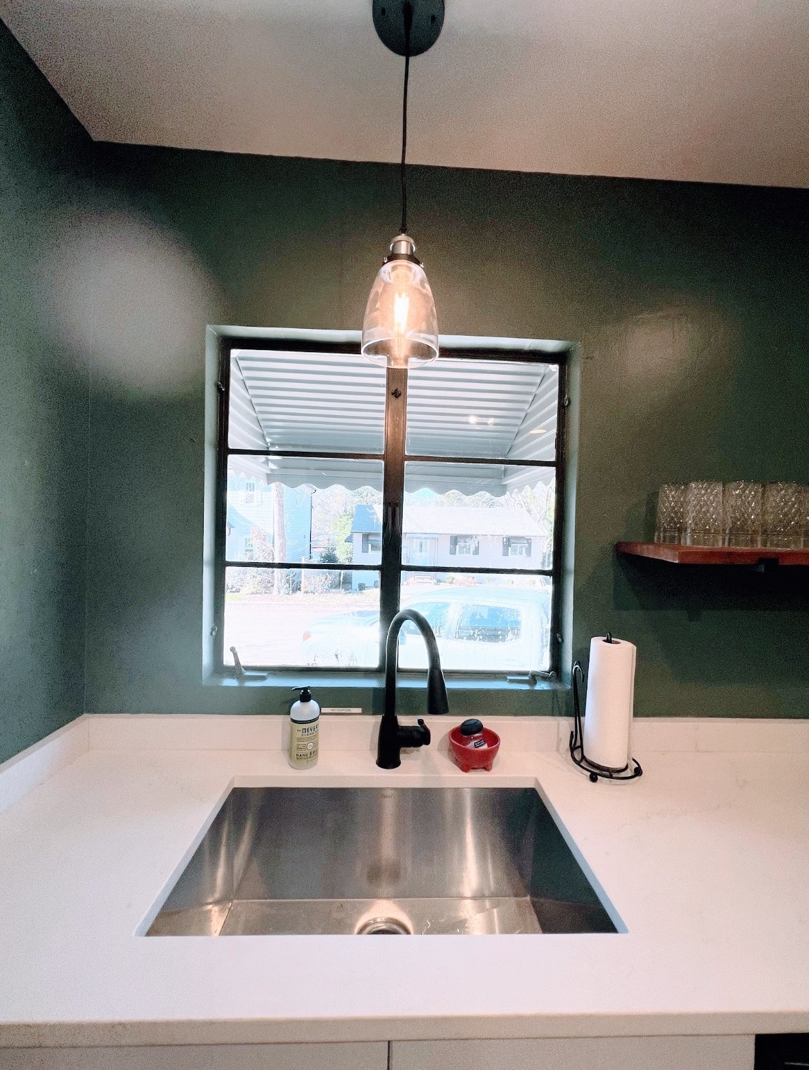 Quarts Countertops - 2514 Bedford Ave
