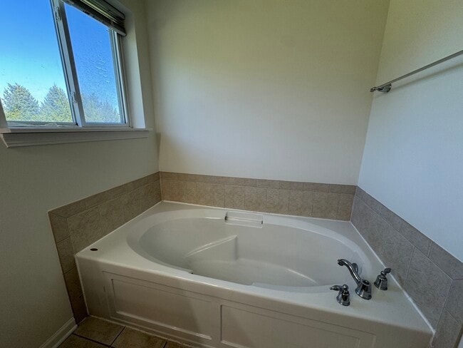 Building Photo - 405 Preserve Dr