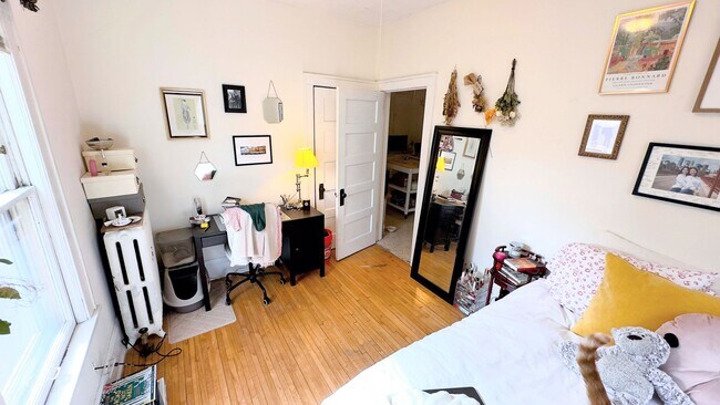 Building Photo - 2 Bedroom Apartment in Prospect Park