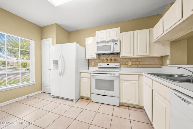 Building Photo - 8230 Dames Point Crossing Blvd