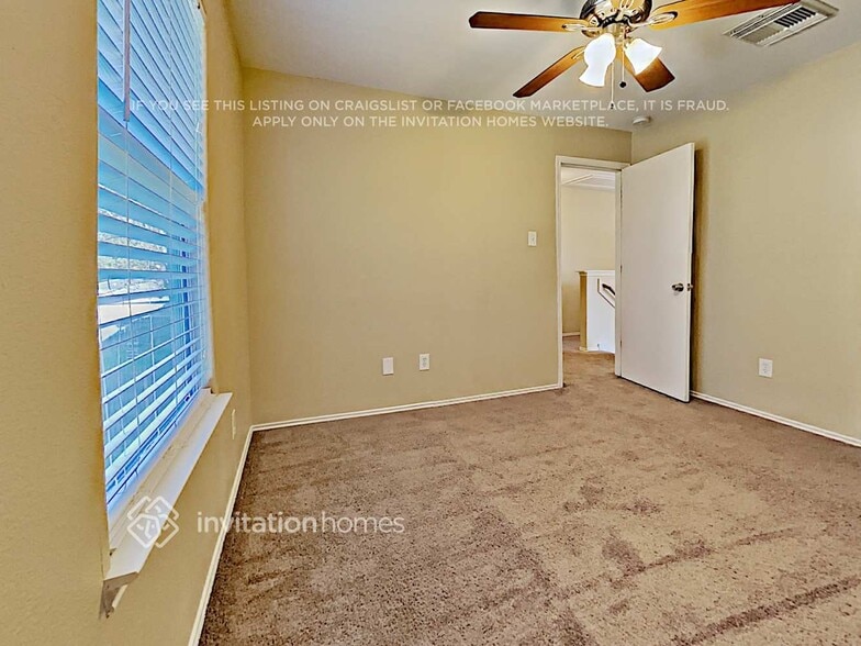 Building Photo - 9211 Shaded Pines Dr