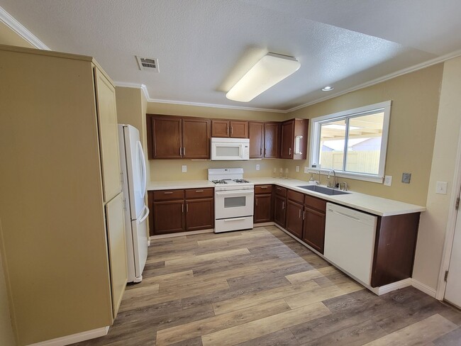 Building Photo - Beautiful Home available in Brawley