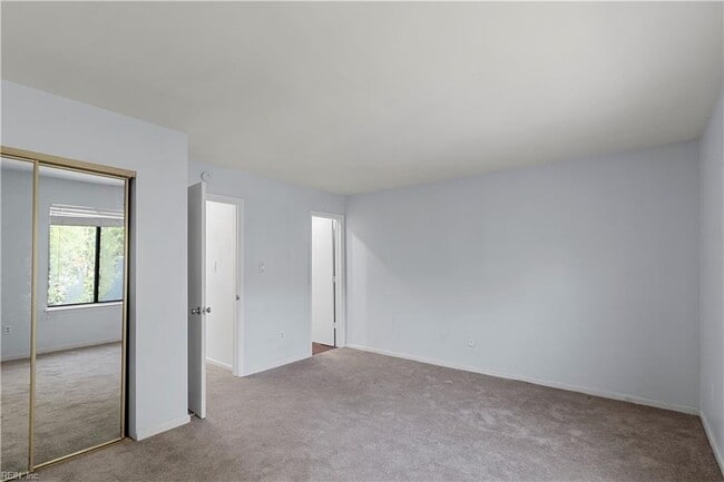 Building Photo - 636 Ocean Lakes Dr