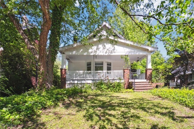 Primary Photo - 1507 Crest Rd