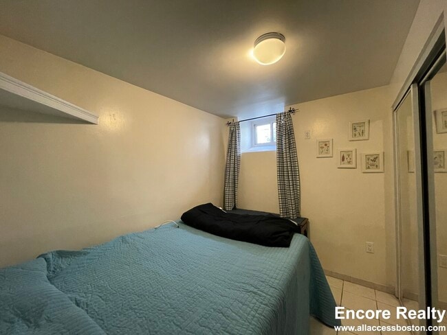 Building Photo - 56 Hobson St