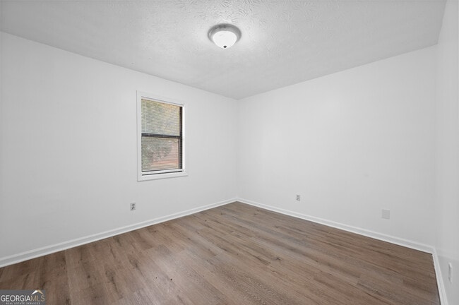 Building Photo - 1012 Davis St