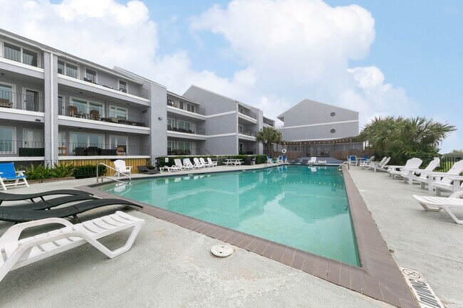 Building Photo - 7600 Seawall Blvd