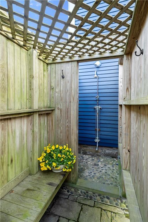 Building Photo - 33 Marsh St