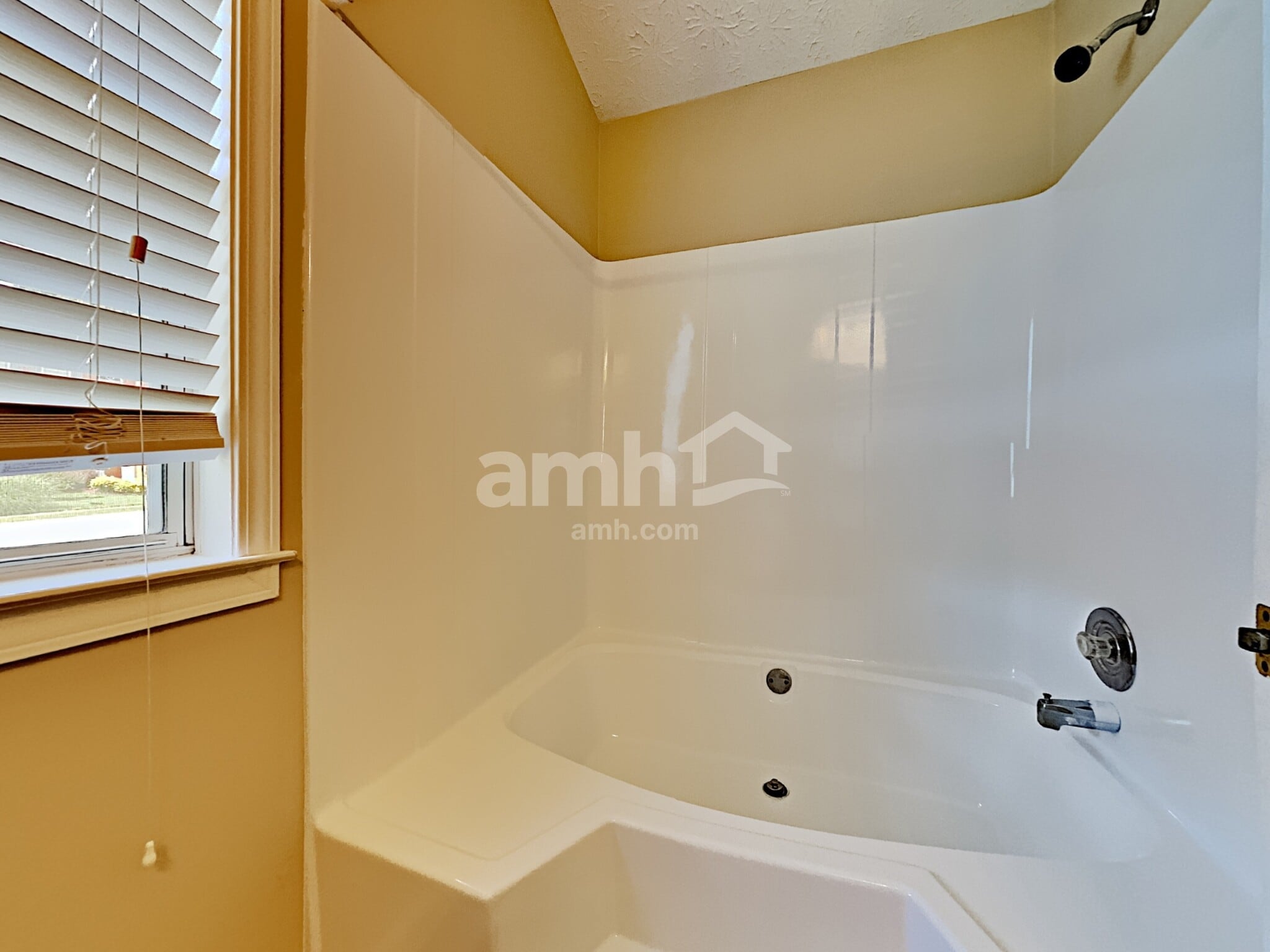 Building Photo - 2510 Baysridge Dr NW