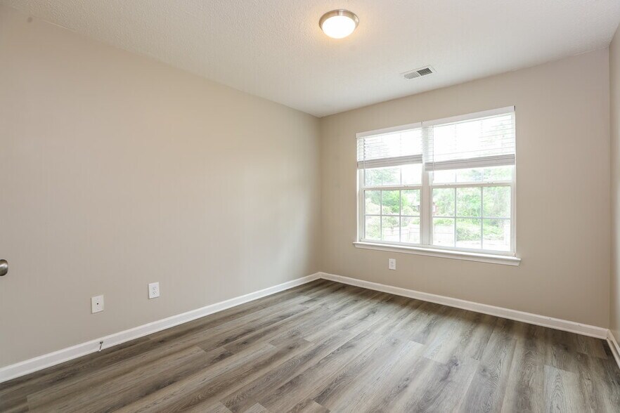 Building Photo - 1146 Brookstone Rd