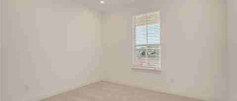 Building Photo - 121 Slenderleaf Dr
