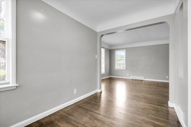 Building Photo - 11577 Somerset Ave