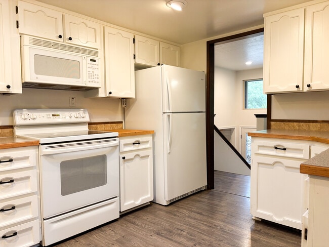 Building Photo - 4115 Tartan Way