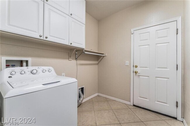 Building Photo - 6641 Scavenger Hunt St