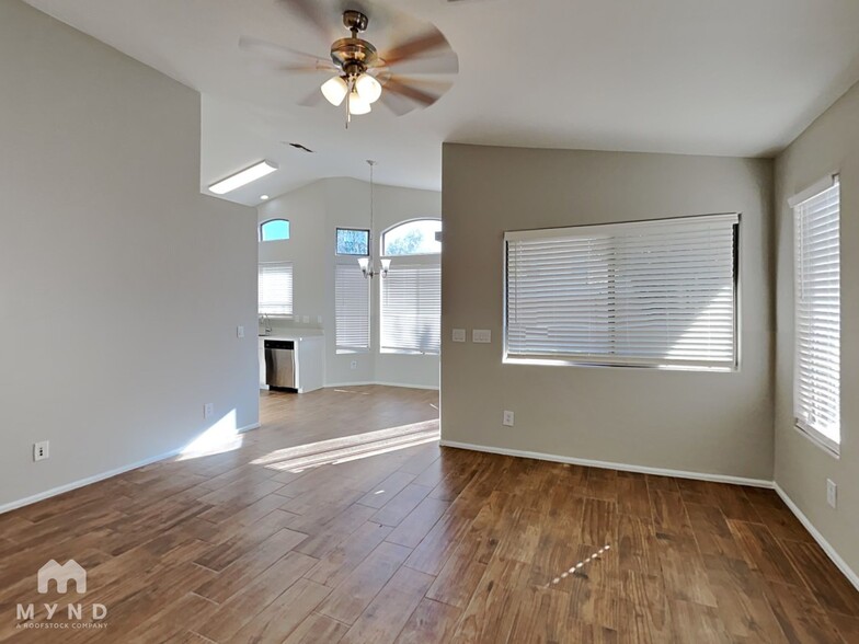 Building Photo - 12325 W El Nido Ln