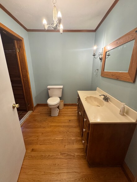Building Photo - 432 Menees Ln