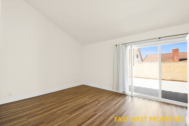 Building Photo - 5012 Greencap Ave