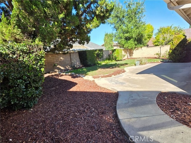 Building Photo - 23401 Vía Elisandra