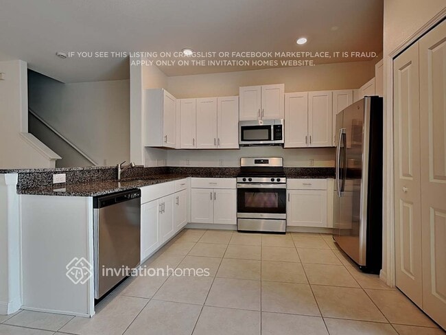 Building Photo - 8286 Crescent Oaks Dr