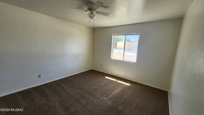 Building Photo - 810 S Kolb Rd