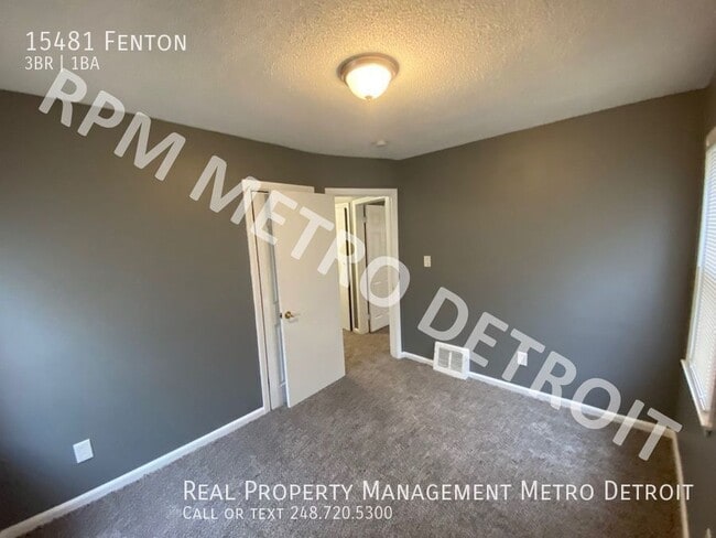 Building Photo - 15481 Fenton-