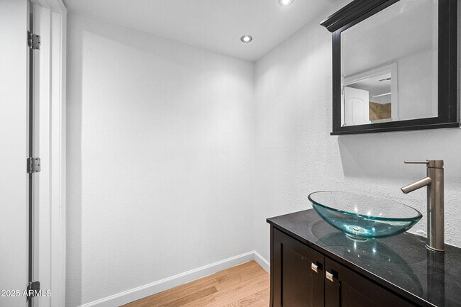 Building Photo - 4410 N Longview Ave