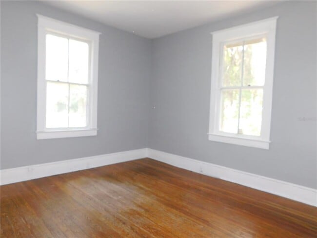 Building Photo - 541 NE 11th St