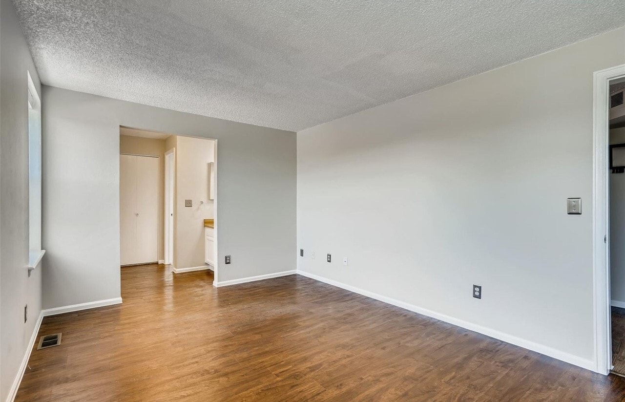 Building Photo - 5565 W 76th Ave