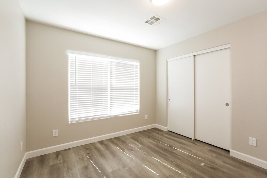 Building Photo - 8838 Ashley Park Ave