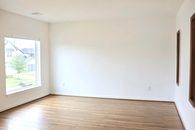 Building Photo - 17631 Carnation Gln Dr