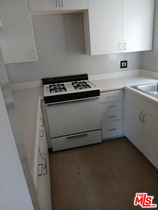 Building Photo - 2432 Colby Ave