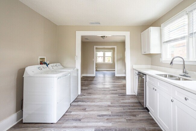 Building Photo - Welcome to this beautiful newly renovated ...