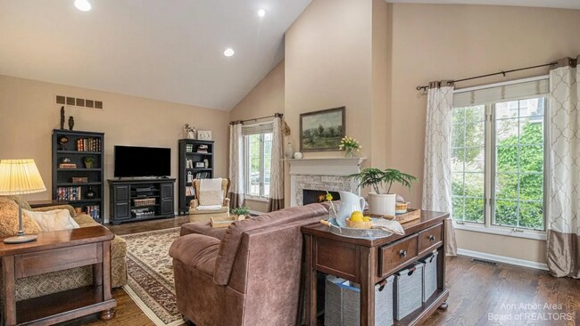 Building Photo - 50145 Tottenham Ct