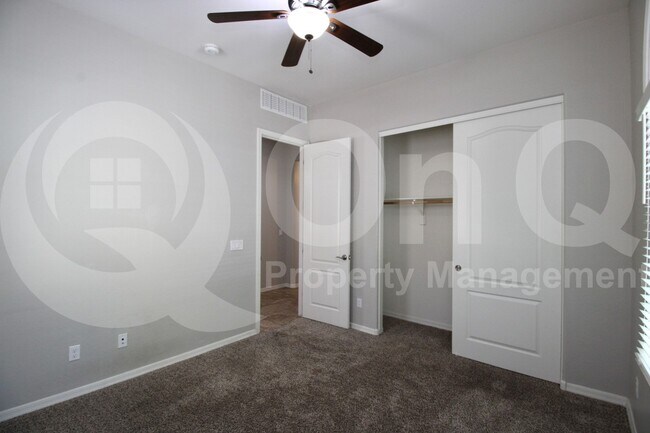 Building Photo - 4167 E Glacier Pl