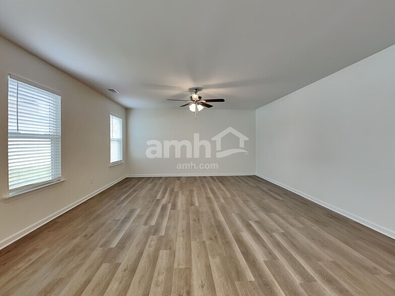 Building Photo - 27 Spinaker Ct