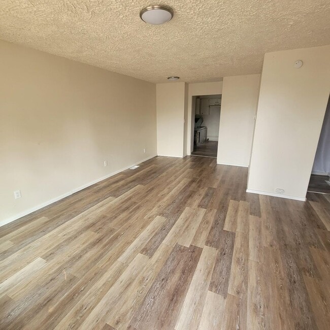 Building Photo - 2217/2219 E Weile