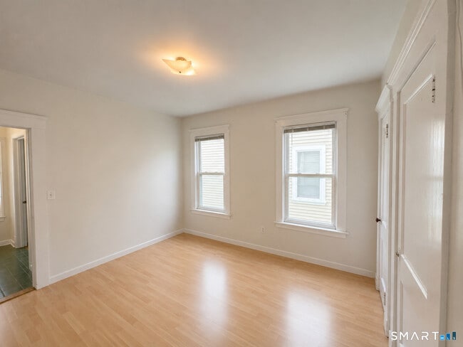 Building Photo - 122 Atwater St